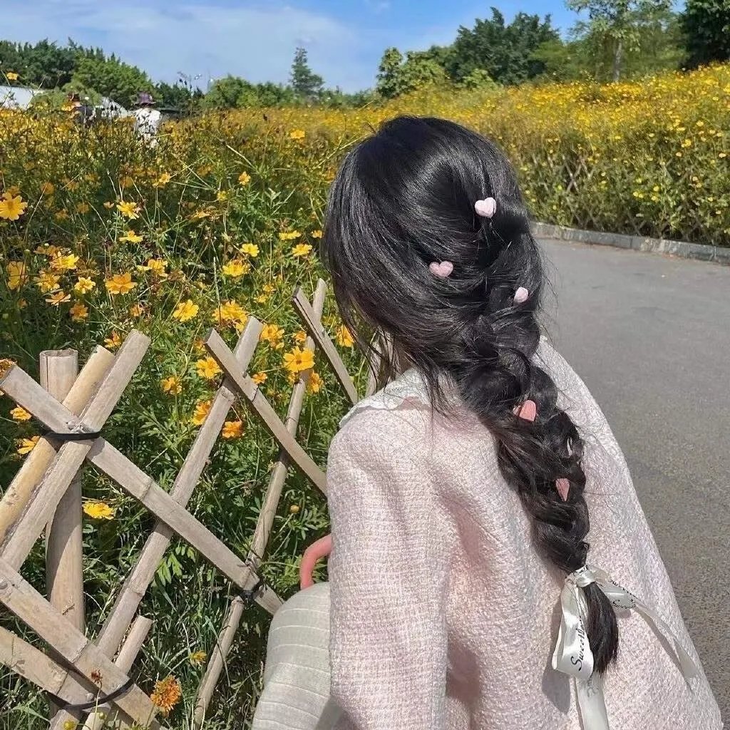 八个拔河女